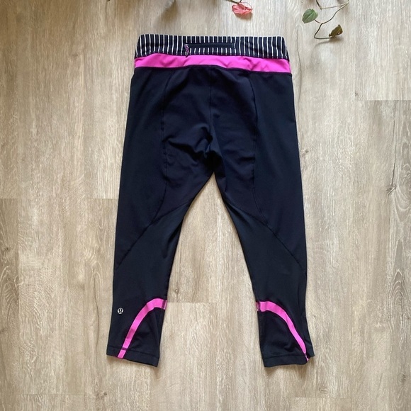 Lululemon Inspire Crop II Back and Pink Striped Size 6 - Picture 6 of 7